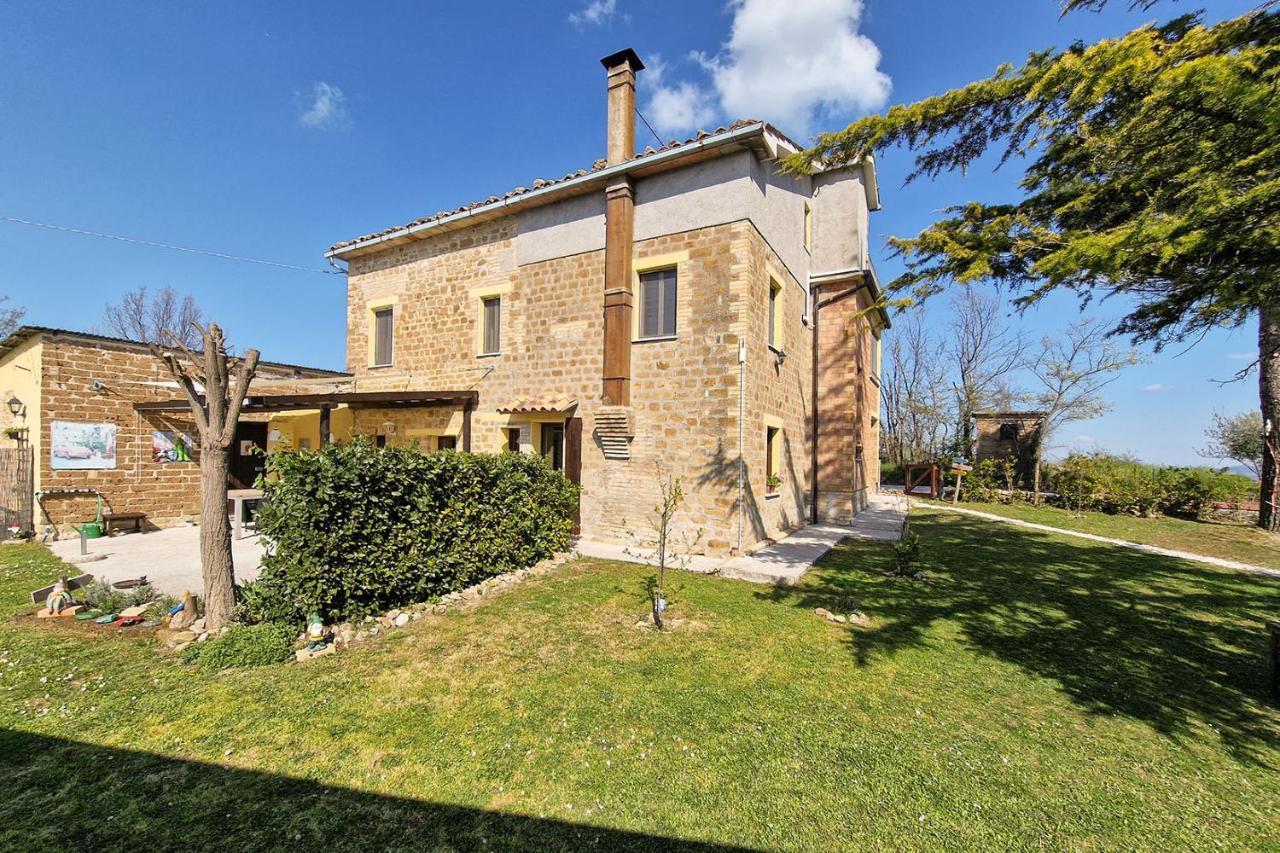 Villa Pilotti Country House Penna San Giovanni Eksteriør billede